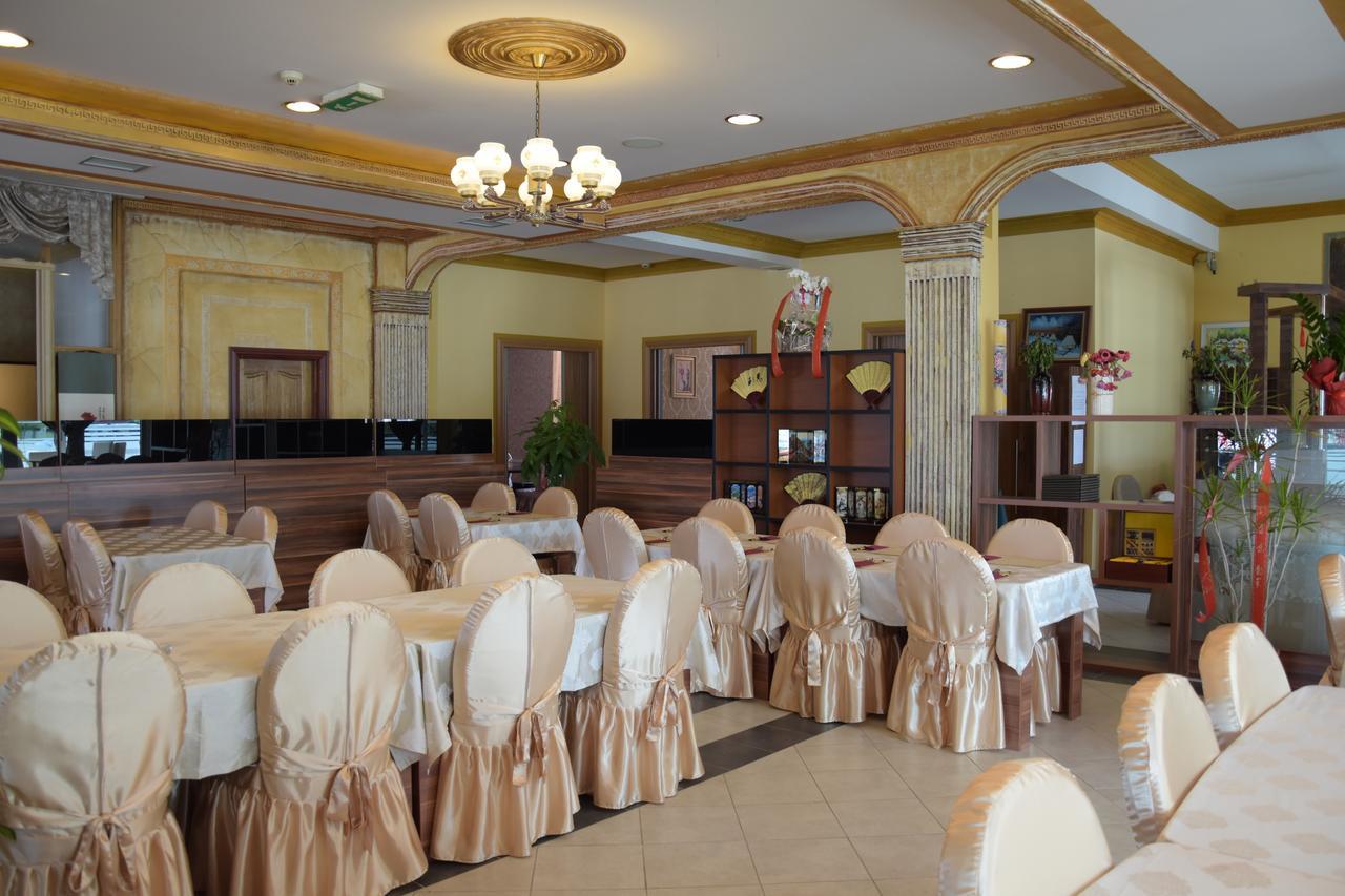 Hotel & Restaurant Great Wall - Airport Sarajevo Esterno foto