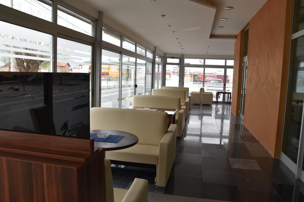 Hotel & Restaurant Great Wall - Airport Sarajevo Esterno foto