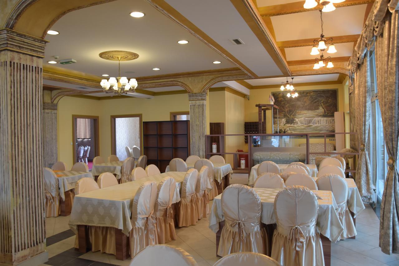 Hotel & Restaurant Great Wall - Airport Sarajevo Esterno foto