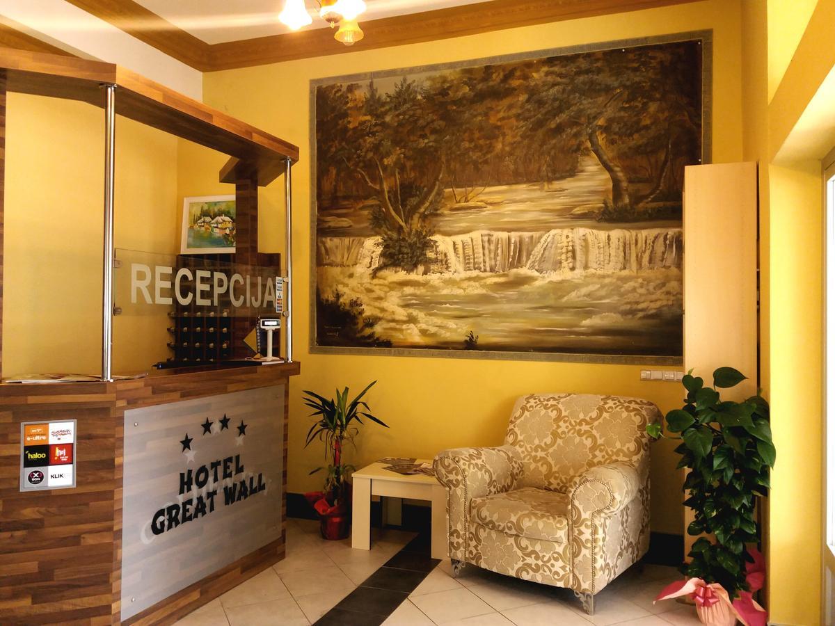 Hotel & Restaurant Great Wall - Airport Sarajevo Esterno foto